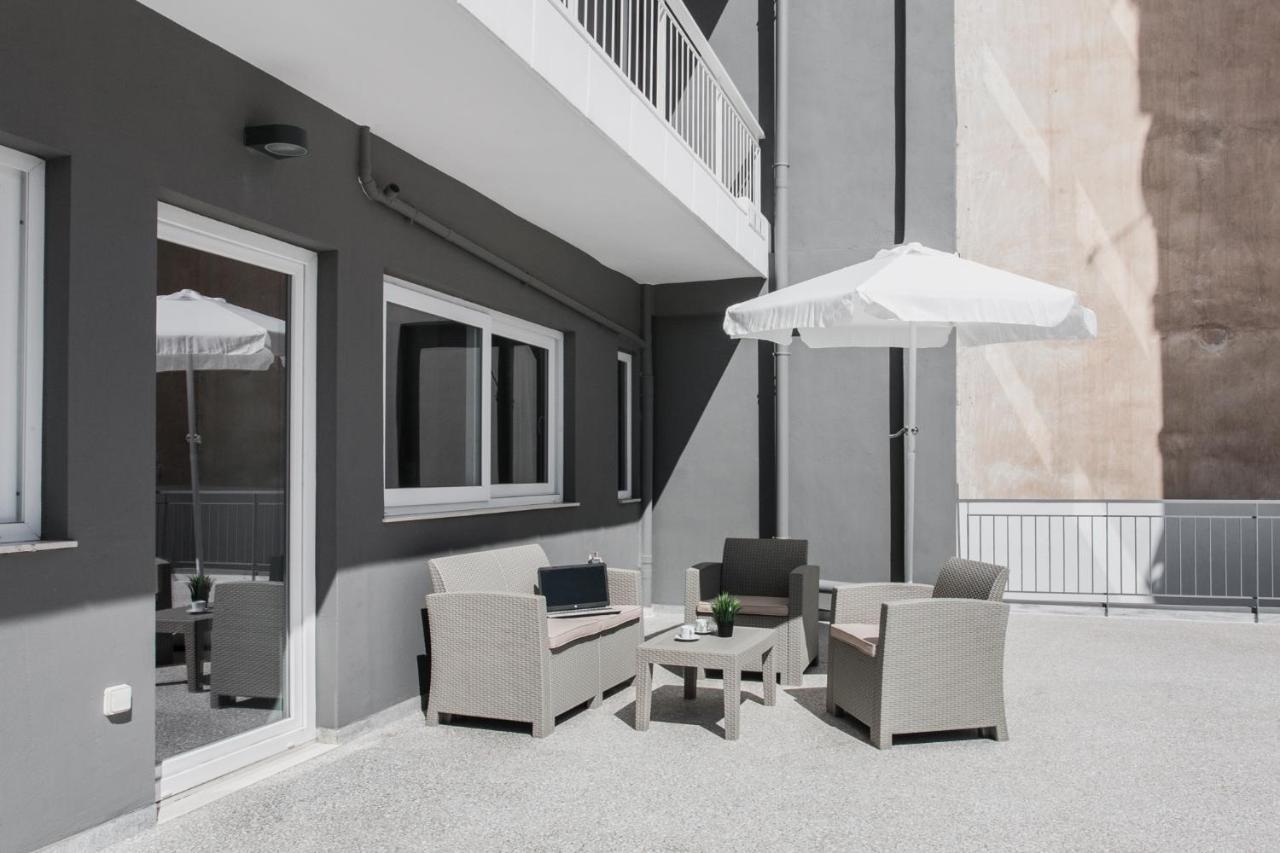 אתונה Wyz Attiki Aparthotel מראה חיצוני תמונה